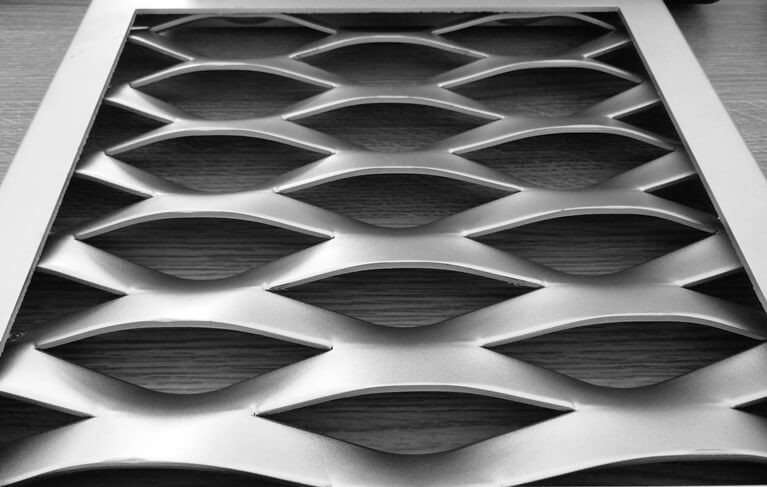 Decorative Aluminum Expanded Metal Mesh for Facades & Ceilings